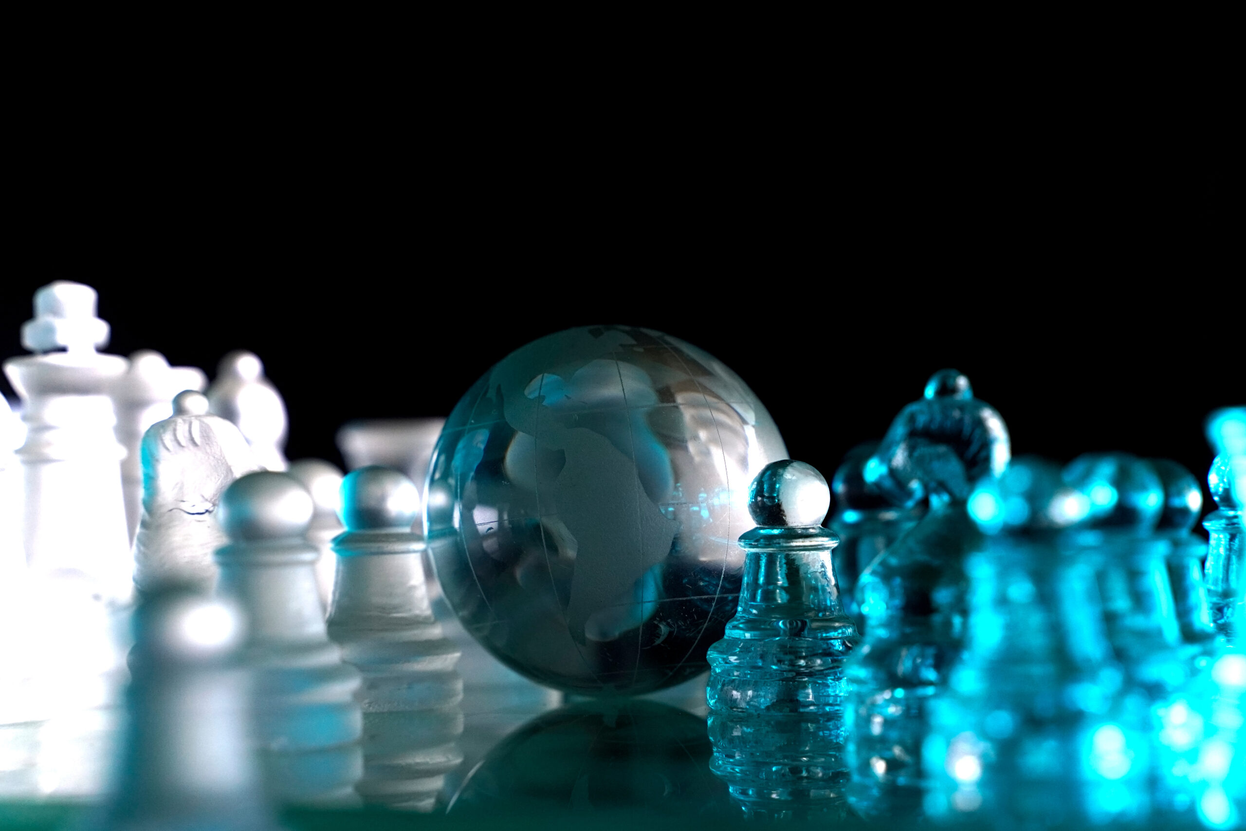 中国経済の停滞 / 中東情勢の悪化に伴う、地政学リスクの見直し